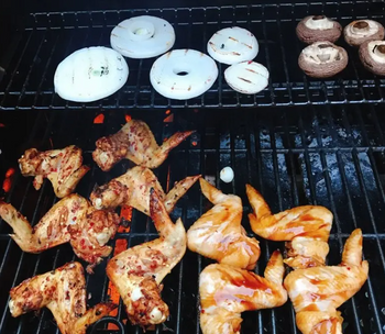 Outdoor DIY Golden Chicken Wing Barbecue